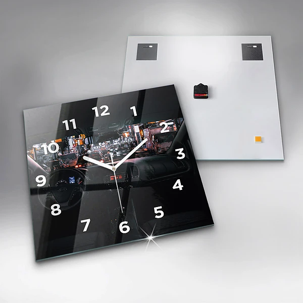 Wanduhr modern quadratisch Auto in Tokio