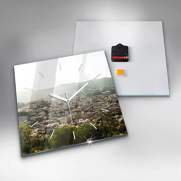 Wanduhr quadratisch Barcelona Blick auf den Montjuic