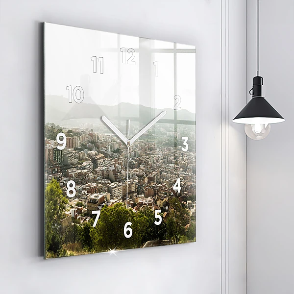 Wanduhr quadratisch Barcelona Blick auf den Montjuic