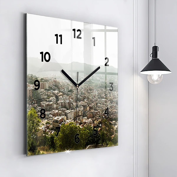 Wanduhr quadratisch Barcelona Blick auf den Montjuic
