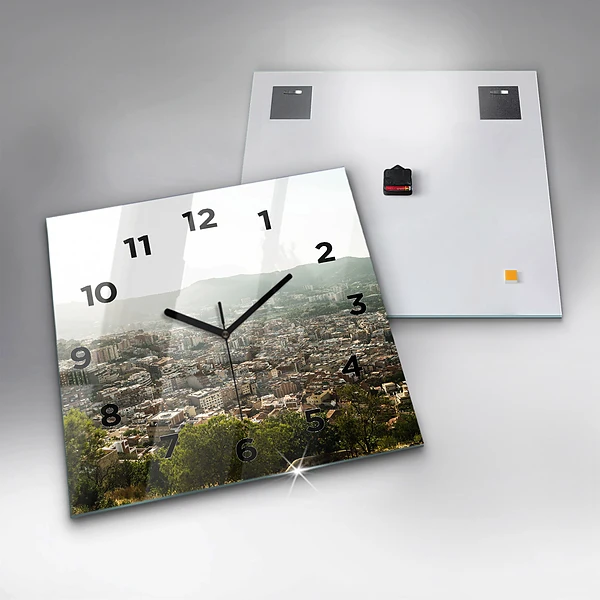 Wanduhr quadratisch Barcelona Blick auf den Montjuic