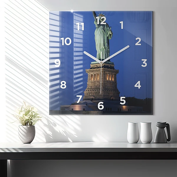Wanduhr modern quadratisch Freiheitsstatue in New York