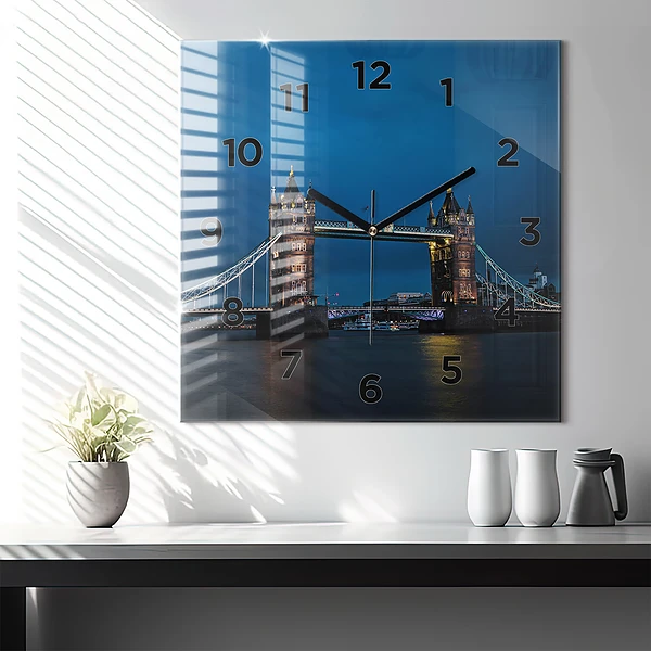 Wanduhr modern quadratisch Tower Bridge London bei Nacht