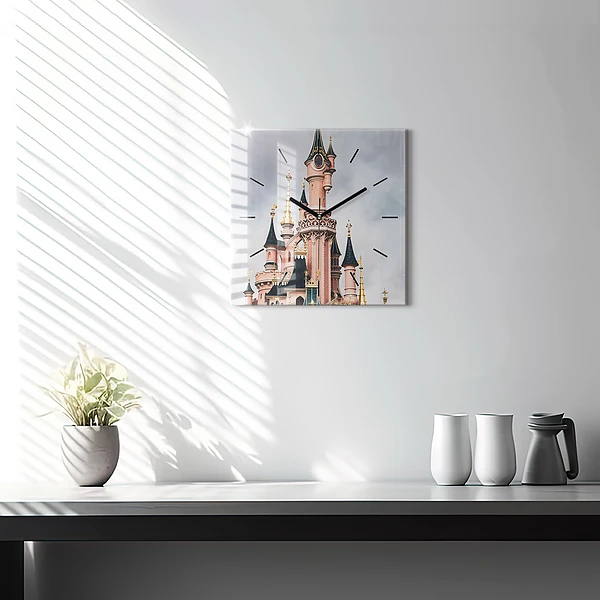 Wanduhr modern quadratisch Schloss Disneyland in Paris