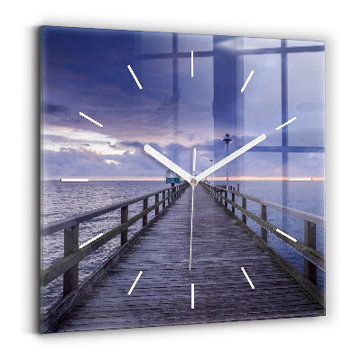 Wanduhr modern quadratisch Pier an der Ostsee