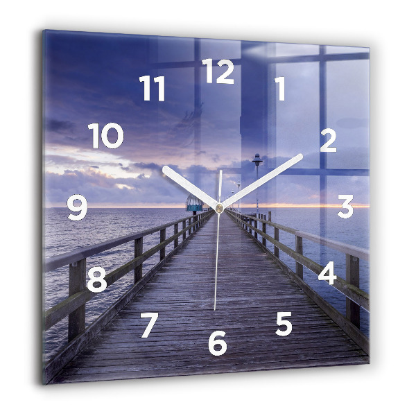 Wanduhr modern quadratisch Pier an der Ostsee