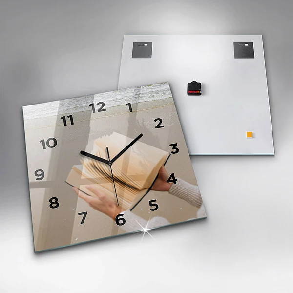 Wanduhr quadratisch Ein Moment mit einem Buch