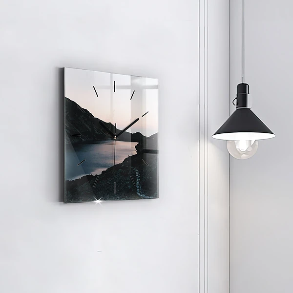 Wanduhr modern quadratisch See und Berge