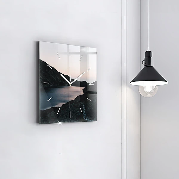 Wanduhr modern quadratisch See und Berge