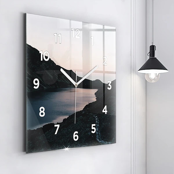 Wanduhr modern quadratisch See und Berge