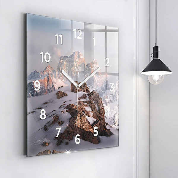 Wanduhr modern quadratisch Berg mit Schnee bedeckt