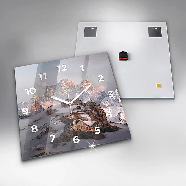 Wanduhr modern quadratisch Berg mit Schnee bedeckt
