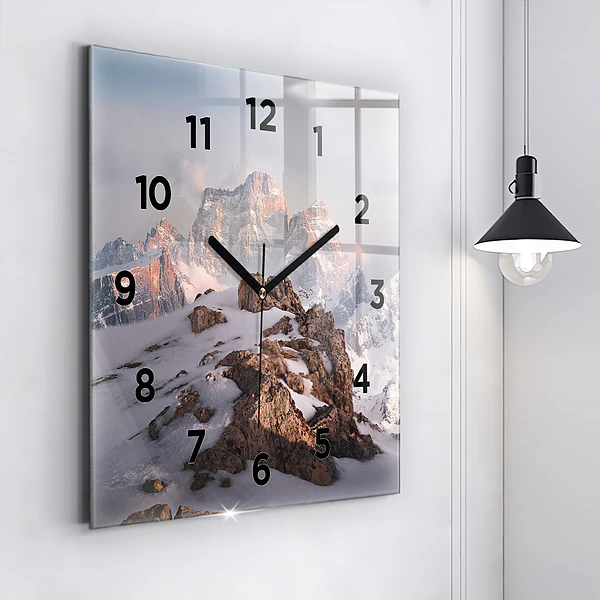 Wanduhr modern quadratisch Berg mit Schnee bedeckt