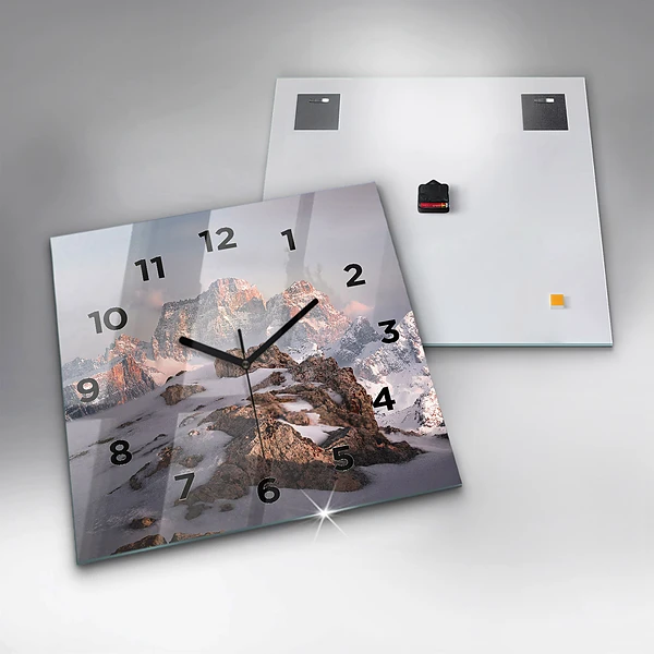 Wanduhr modern quadratisch Berg mit Schnee bedeckt
