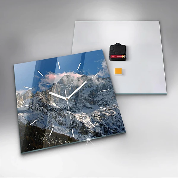 Wanduhr quadratisch Berge unter dem blauen Himmel