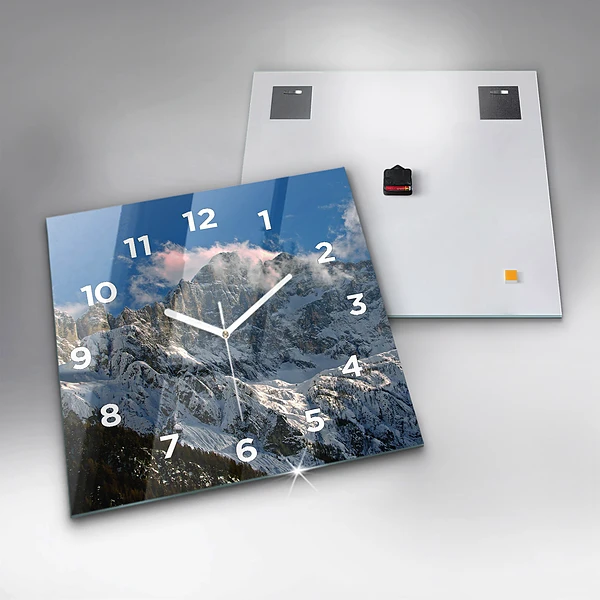 Wanduhr quadratisch Berge unter dem blauen Himmel