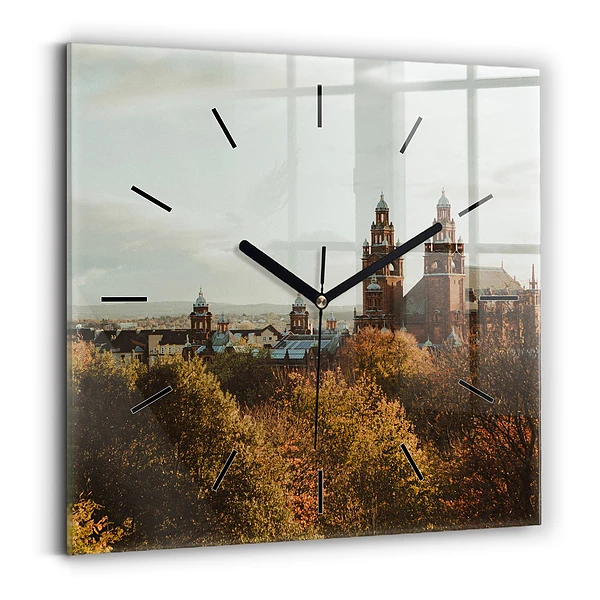 Wanduhr modern quadratisch Kunstgalerie in Glasgow