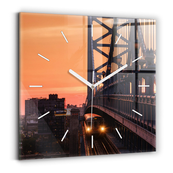 Wanduhr modern quadratisch Benjamin-Franklin-Brücke