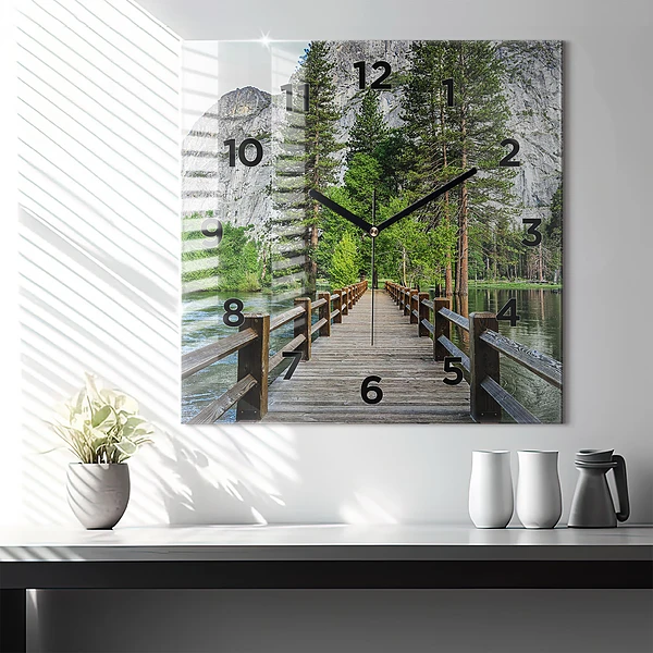 Wanduhr modern quadratisch Yosemite Holzbrücke