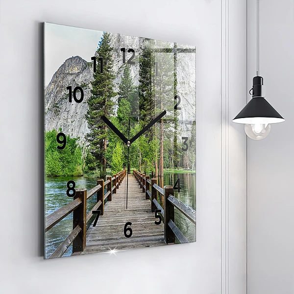 Wanduhr modern quadratisch Yosemite Holzbrücke