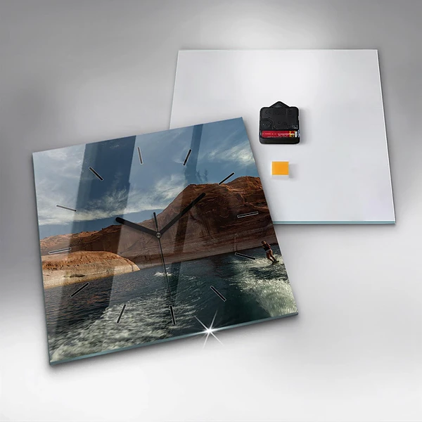 Wanduhr quadratisch mit motiv Person auf Wasserskiern