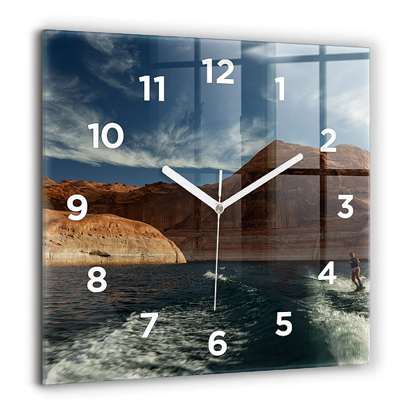 Wanduhr quadratisch mit motiv Person auf Wasserskiern