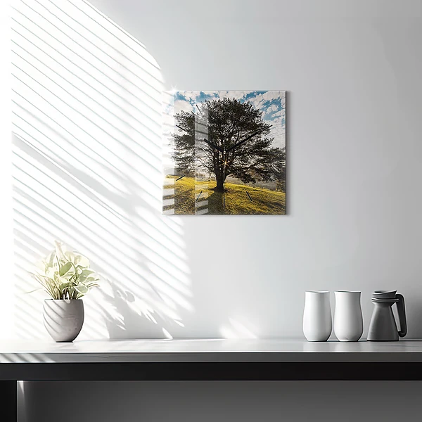 Wanduhr quadratisch Baum auf einem Hügel