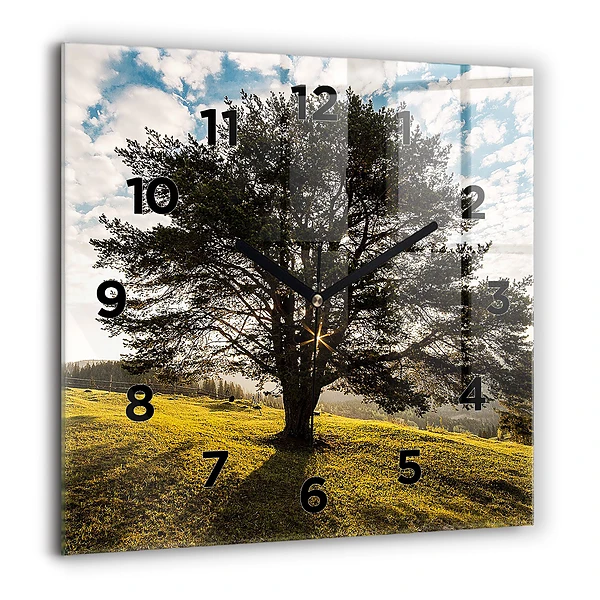 Wanduhr quadratisch Baum auf einem Hügel