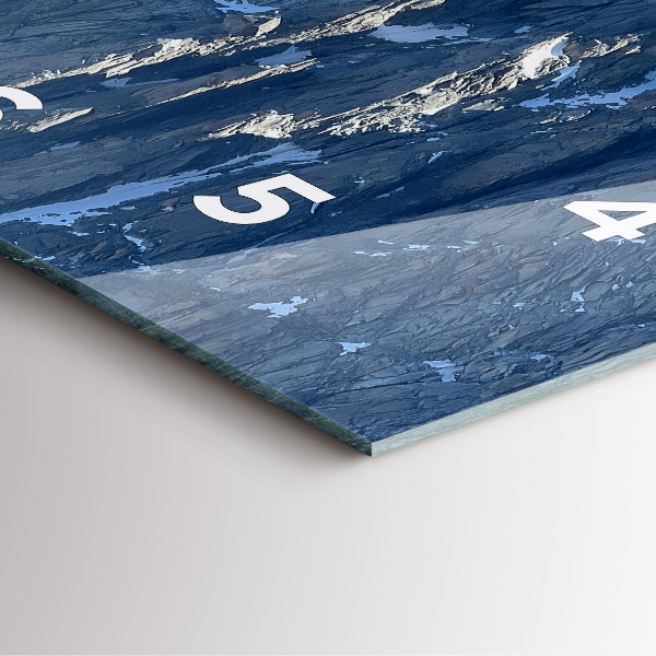 Wanduhr modern quadratisch Die Alpen im Winter