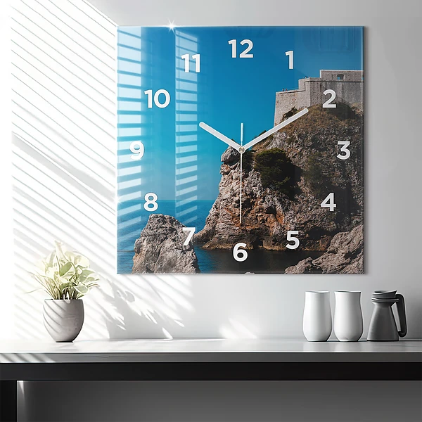 Wanduhr quadratisch mit motiv Klippen von Dubrovnik