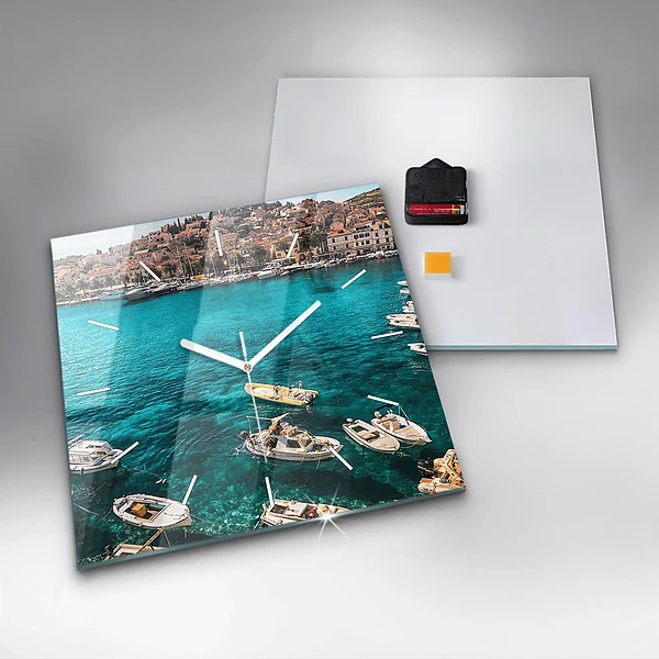 Wanduhr quadratisch Boote in Kroatien