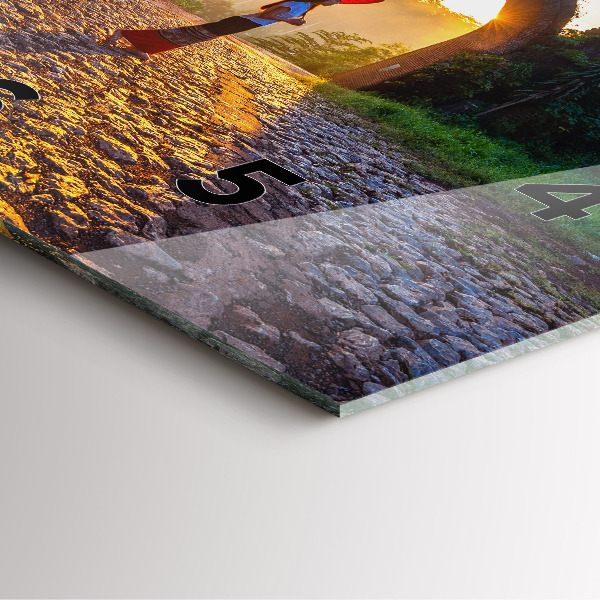 Wanduhr modern quadratisch Surat Thani Park in Thailand