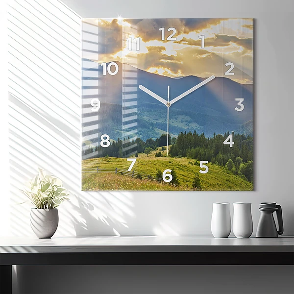 Wanduhr quadratisch Landschaft mit Wäldern