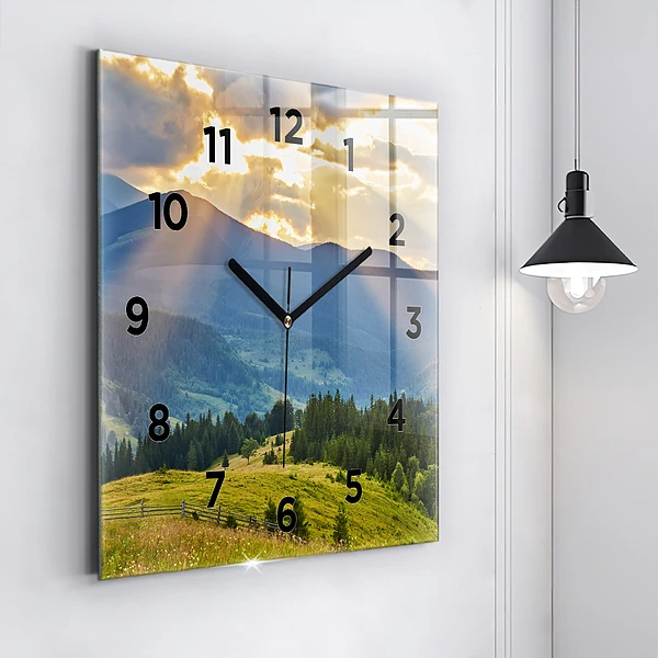 Wanduhr quadratisch Landschaft mit Wäldern