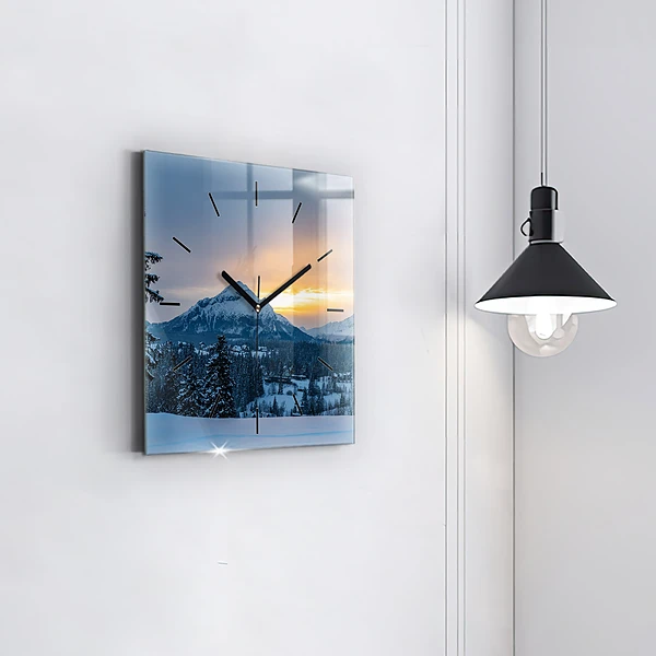 Wanduhr modern quadratisch Berglandschaft