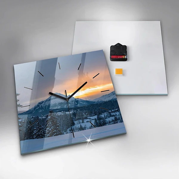 Wanduhr modern quadratisch Berglandschaft