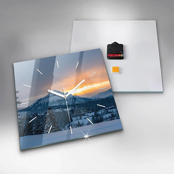 Wanduhr modern quadratisch Berglandschaft