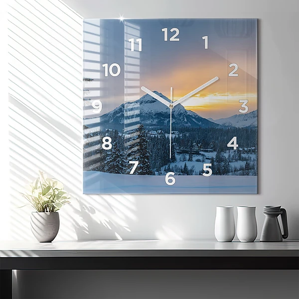 Wanduhr modern quadratisch Berglandschaft