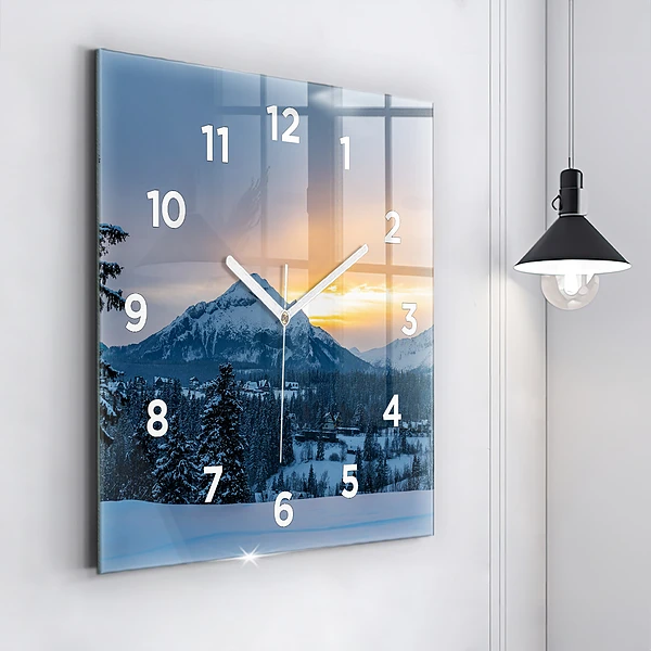 Wanduhr modern quadratisch Berglandschaft