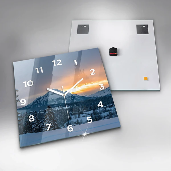 Wanduhr modern quadratisch Berglandschaft