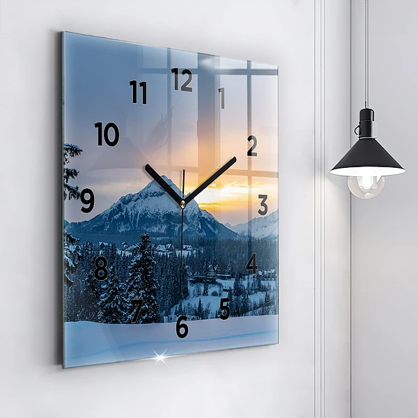 Wanduhr modern quadratisch Berglandschaft