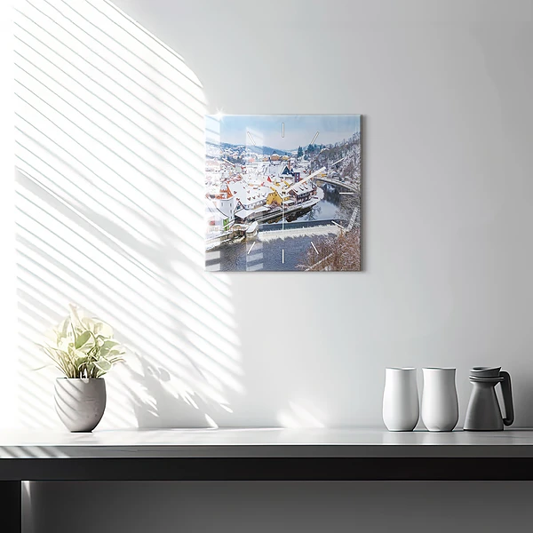 Wanduhr modern quadratisch Panorama einer Stadt im Winter