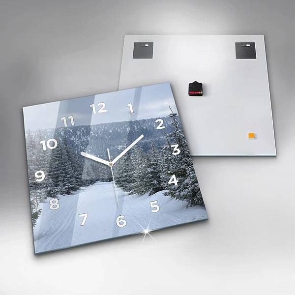 Wanduhr modern quadratisch Tschechisches Riesengebirge im Winter