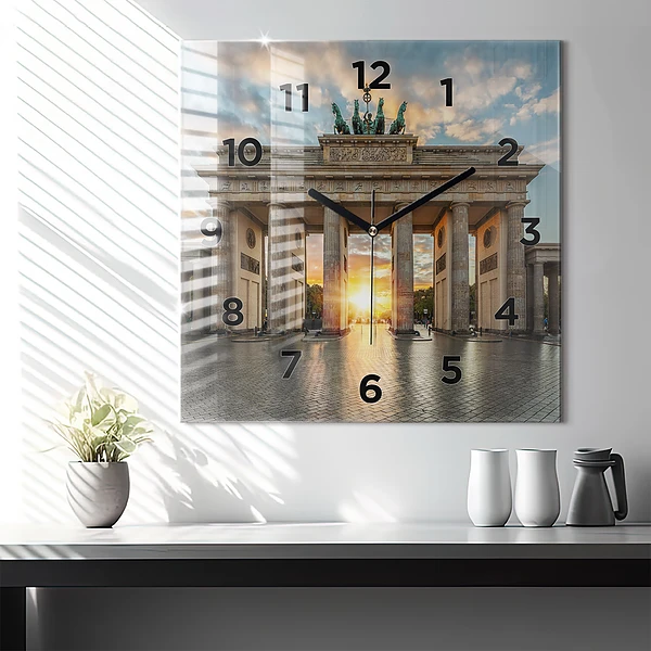 Wanduhr quadratisch mit motiv Brandenburger Tor in Berlin