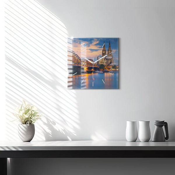 Wanduhr quadratisch Ansicht des Rathauses