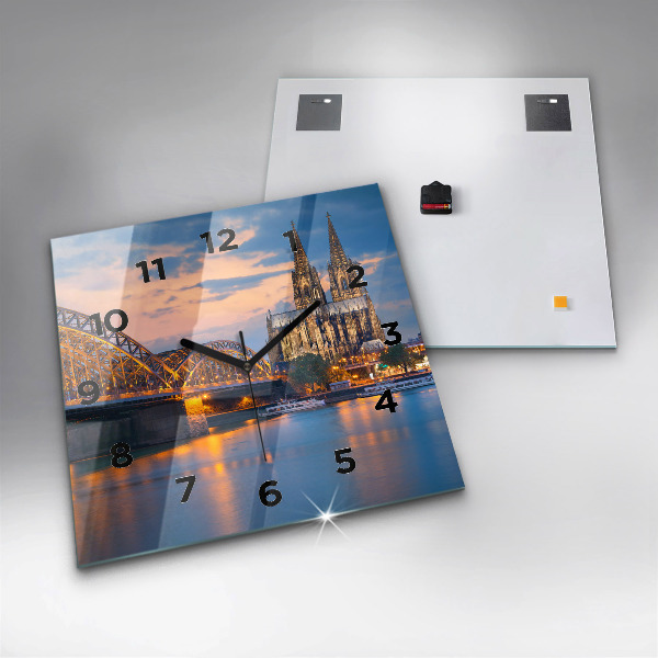 Wanduhr quadratisch Ansicht des Rathauses