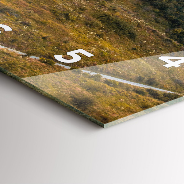 Wanduhr modern quadratisch Zipser Burg in der Slowakei