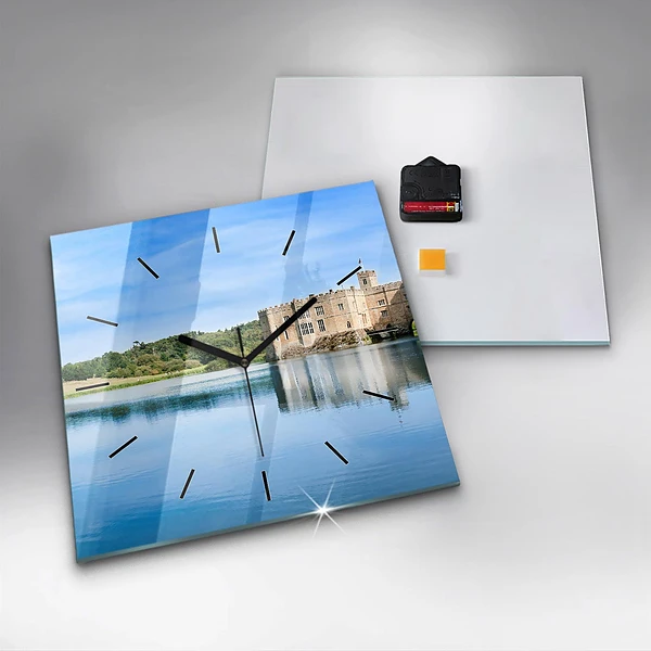 Wanduhr modern quadratisch Schloss Leeds