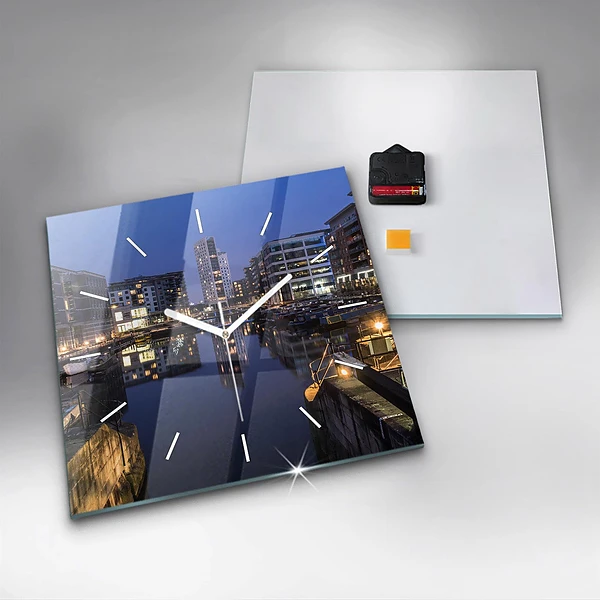 Wanduhr quadratisch mit motiv Beleuchtete Stadt bei Nacht