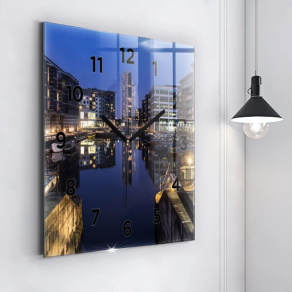 Wanduhr quadratisch mit motiv Beleuchtete Stadt bei Nacht